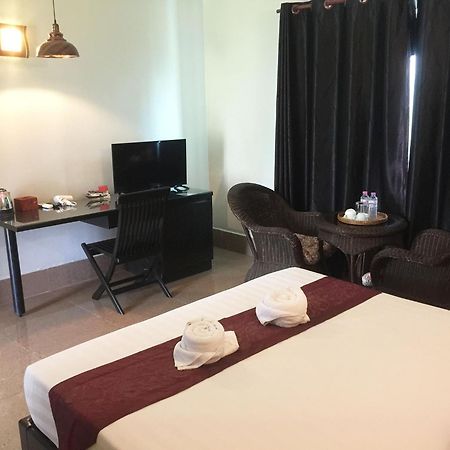 Central Night Hotel Сиемрип Экстерьер фото