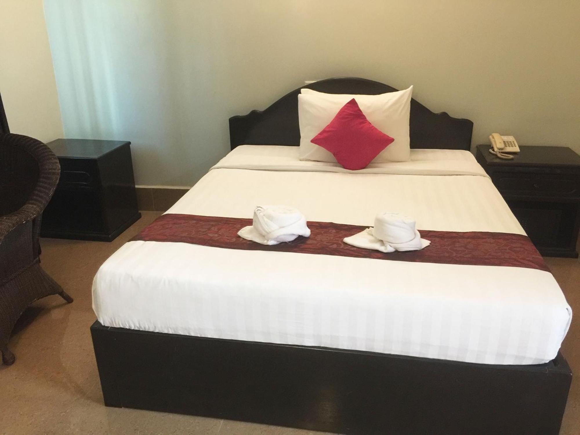 Central Night Hotel Сиемрип Экстерьер фото
