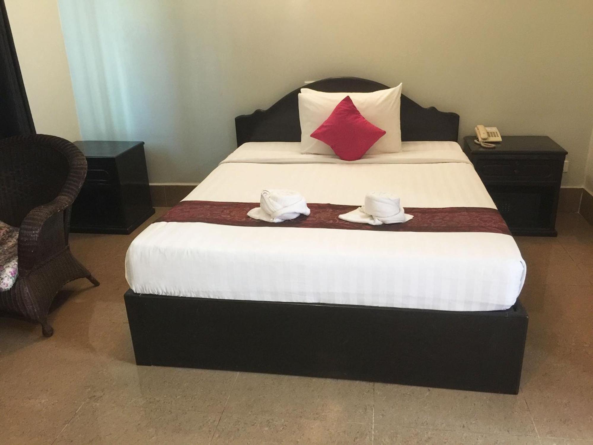 Central Night Hotel Сиемрип Экстерьер фото