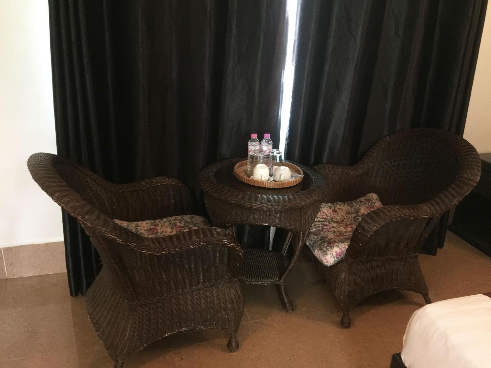 Central Night Hotel Сиемрип Экстерьер фото