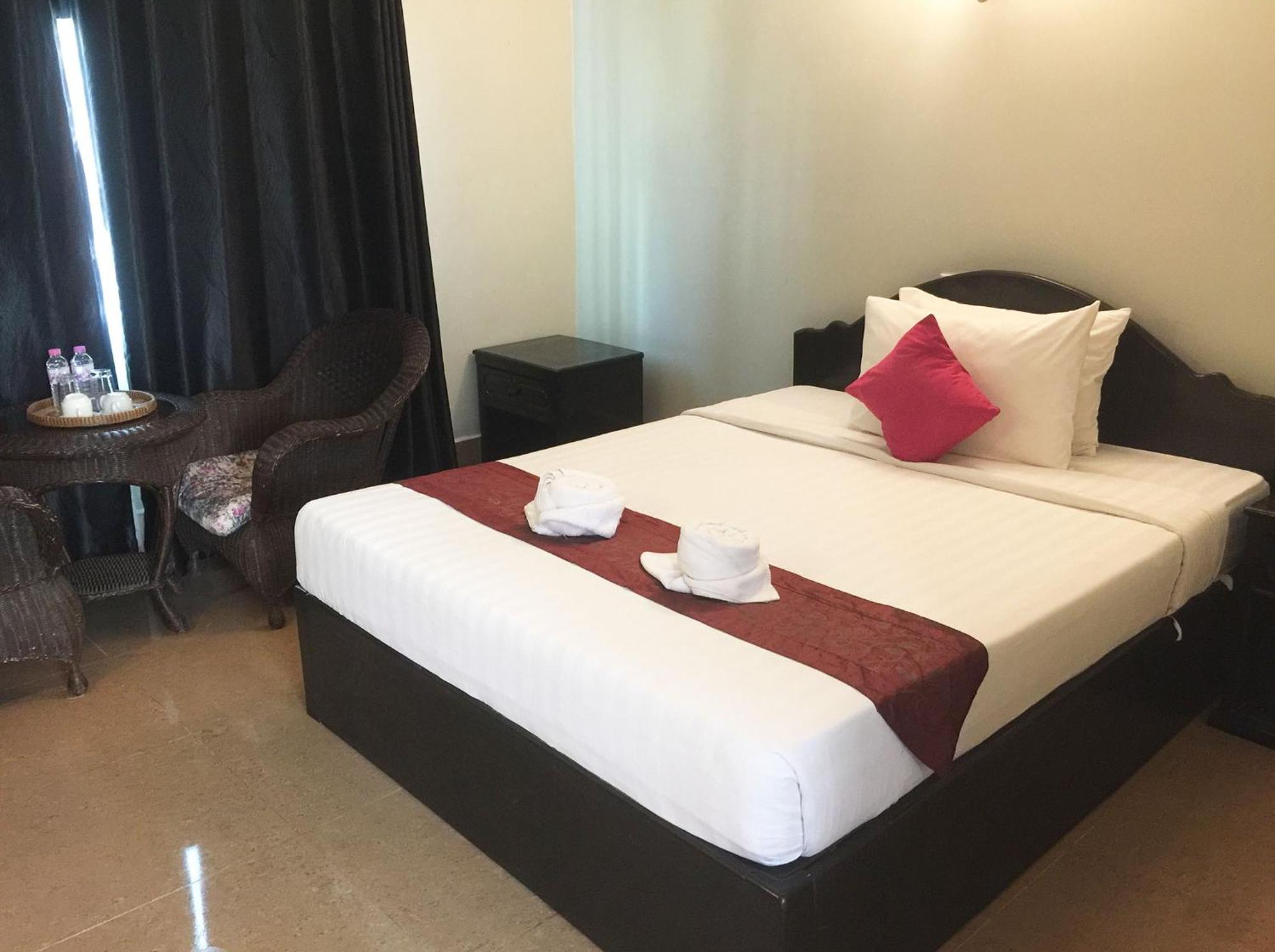 Central Night Hotel Сиемрип Экстерьер фото