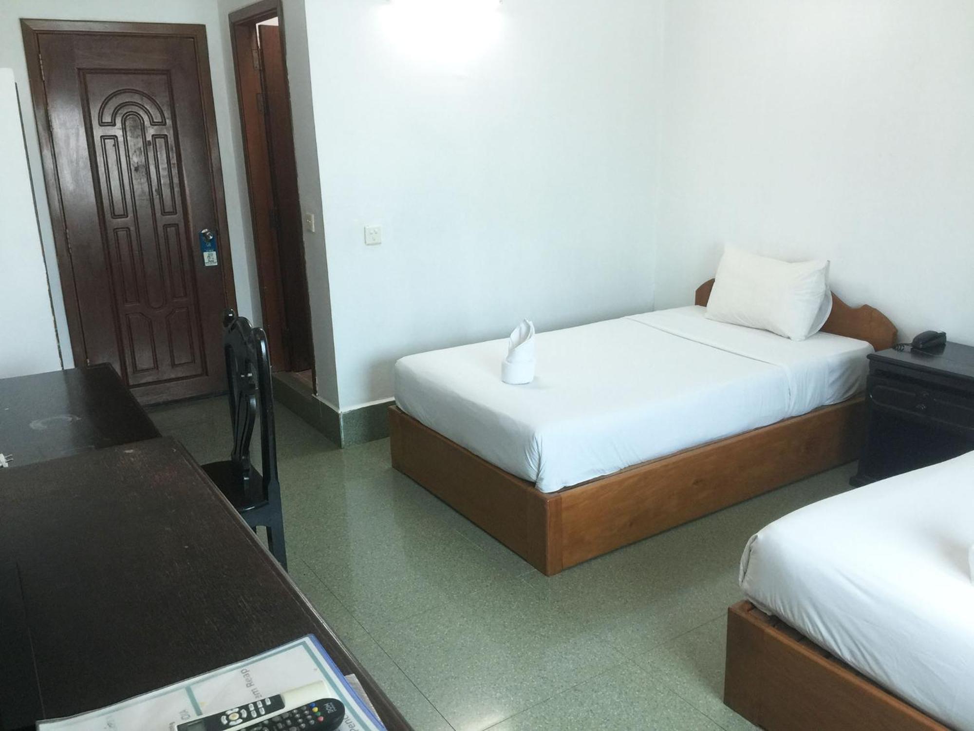 Central Night Hotel Сиемрип Номер фото